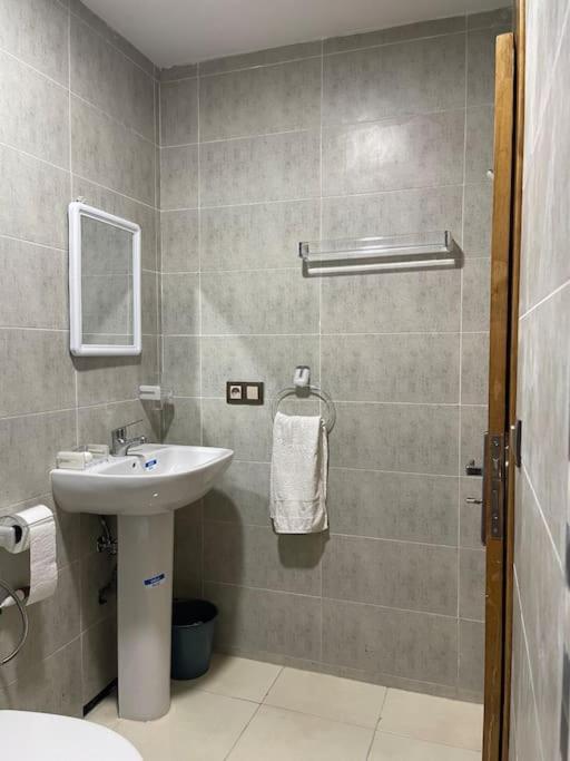 Appartement De Luxe A Rimal Martil 1 Min De La Plage Luaran gambar